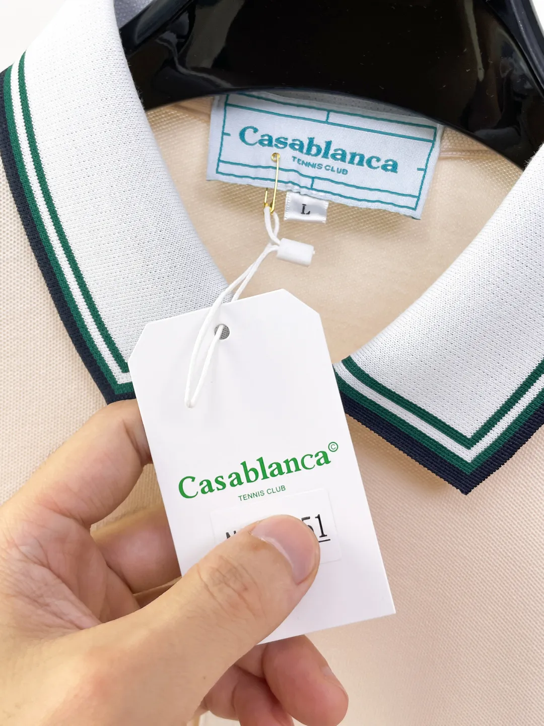 Casablanca New Arrival long-sleeved Polo shirt, original fabric, official Same Style, made of pure cotton pique fabric, custom-made in the same vat, feels very comfortable and smooth, very wide and stylish, produced by a first-line brand Factory, imported Behringer embroidery machine, embroidery is full and textured, collar and collar ribs are woven with imported yarn, will not deform after long-term wear, the most New Arrival style in autumn and winter, fashionable and individual, super Versatile and good-looking Very suitable for both men and women. A must-have item for everyone. Size: M-XXXL